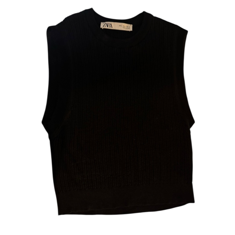 Zara Black Muscle Tee – Minimalist Stretch Top – Size L